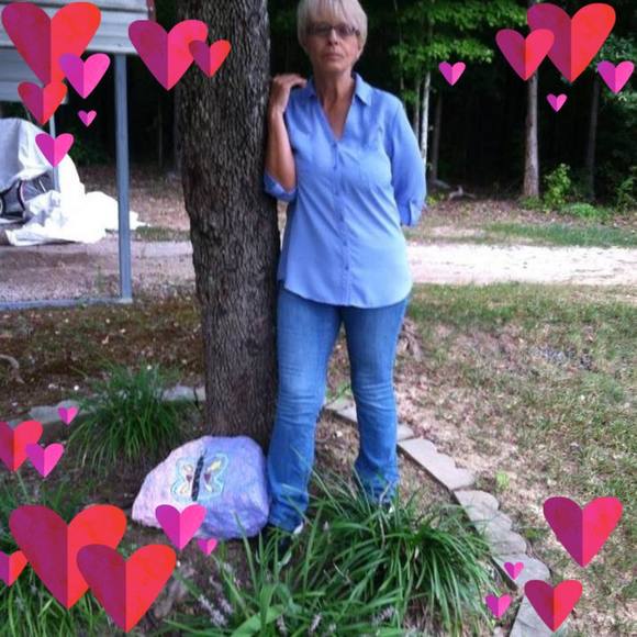 Profile Picture of Sylvia Stacks (@sylviastacks) on Poshmark