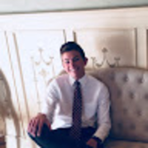 Profile Picture of Andrew Anderson (@andrewdean_14) on Poshmark