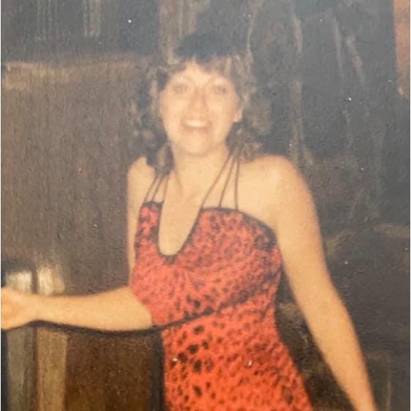 Profile Picture of Terri Aadland (@aadlandterri) on Poshmark