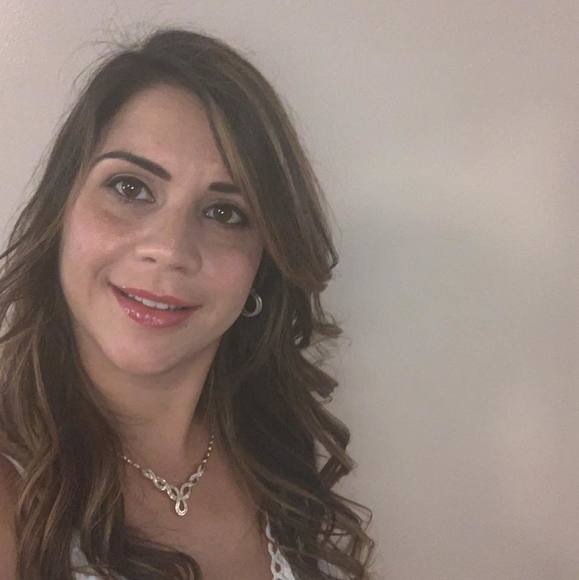 Profile Picture of Lisa Monteiro (@lisamonteiro) on Poshmark