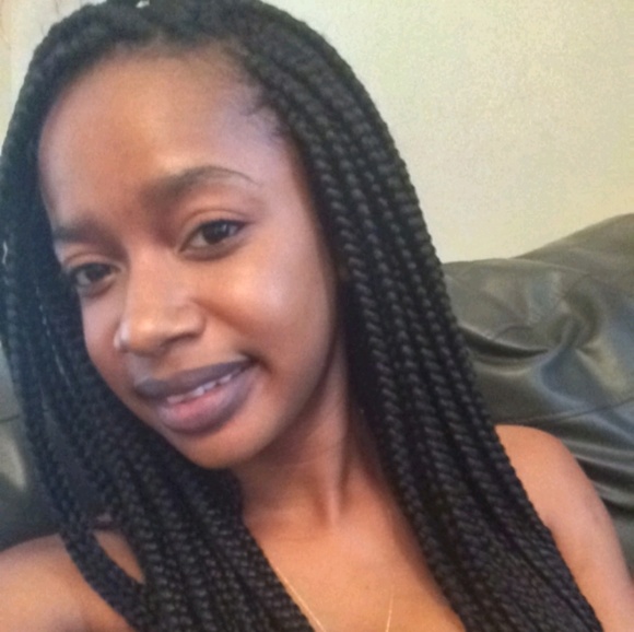 Profile Picture of Alea Goodhart (@queen_dapa) on Poshmark