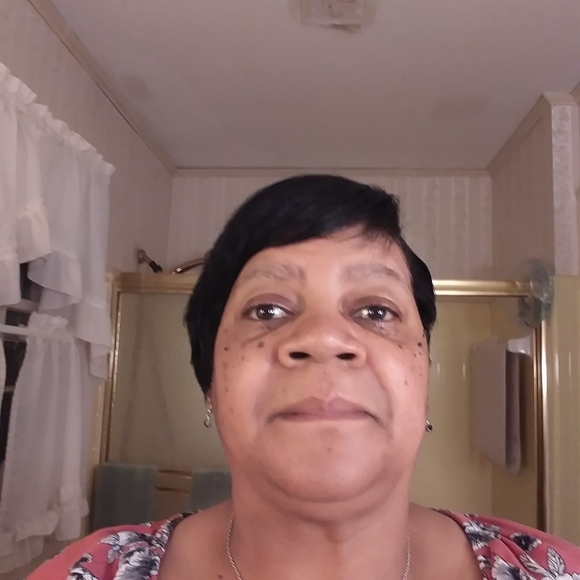 Profile Picture of Melvin Gresham (@maybeline5275) on Poshmark