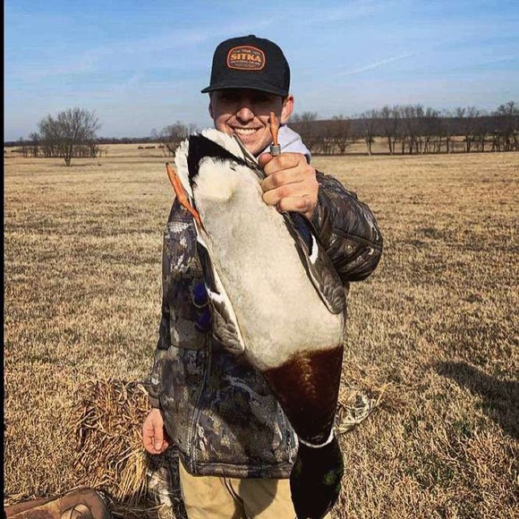 Remington Fioretti - Poshmark Profile Picture of Remington Fioretti (@rfioretti) on Poshmark