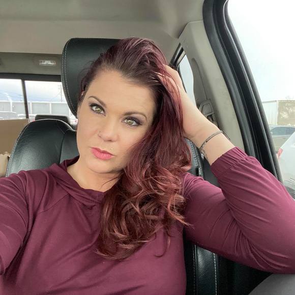 Profile Picture of Katherine Mooter (@katherinemooter) on Poshmark
