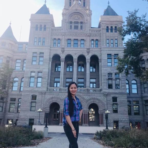 Profile Picture of Sammie Lai (@sanglai977) on Poshmark