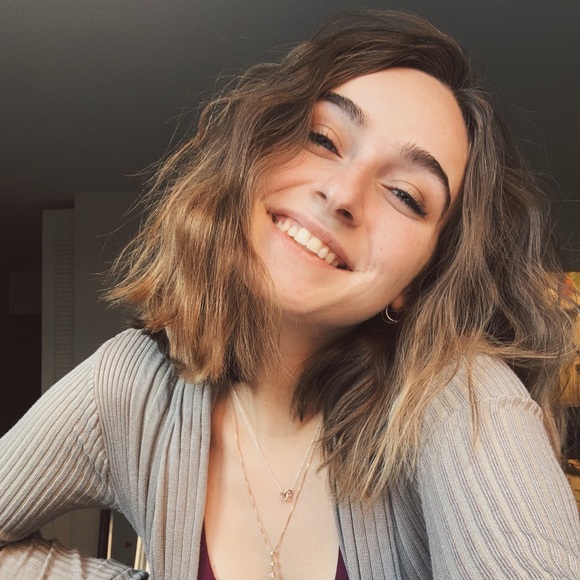 Profile Picture of Caitlin Ferber (@caitlinferber) on Poshmark