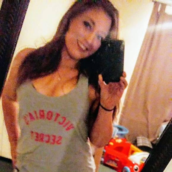 Profile Picture of Lisa Gesling (@rag3308rdg11111) on Poshmark