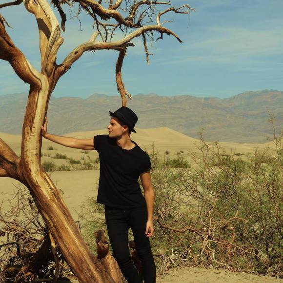 Profile Picture of George Theo (@georgeroytheo) on Poshmark