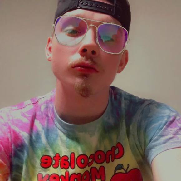 Profile Picture of Ben Scheber (@benscheber1498) on Poshmark