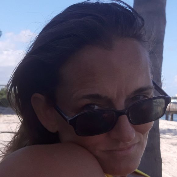 Dawn George - Poshmark Profile Picture of Dawn George (@dmgeorge3) on Poshmark