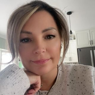 Profile Picture of Thedra Vujevic Burns (@thedralb) on Instagram