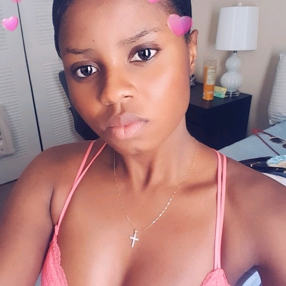 Profile Picture of Cassandra Joseph (@cassi1992) on Poshmark