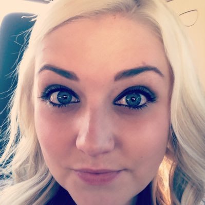 Profile Picture of Danielle Graalfs (@DaniRoseCarlson) on Twitter