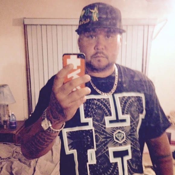 Profile Picture of Kevin Taketa (@kevintaketa) on Poshmark