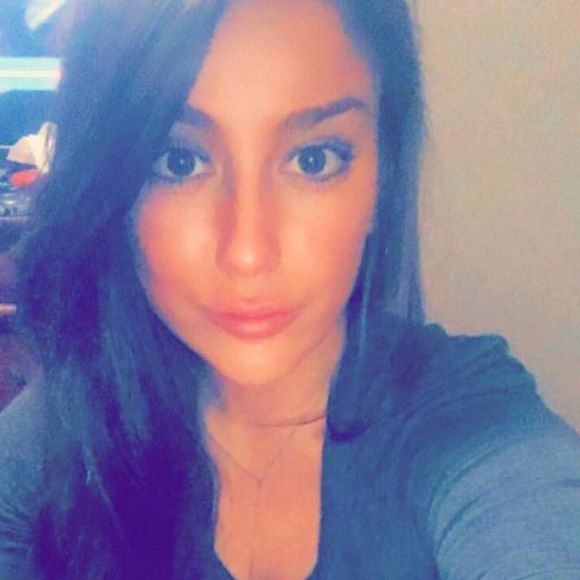 Profile Picture of Erika Byrd (@erikabb) on Poshmark