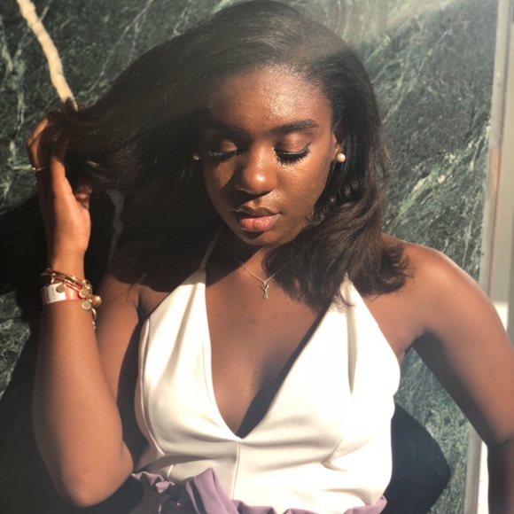 Profile Picture of Kyra Hanzer (@rosegoldky) on Poshmark