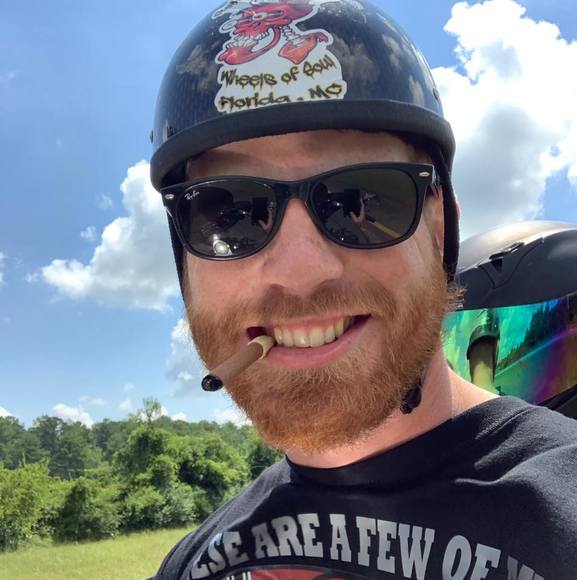 Profile Picture of Darren Bates (@dlbates_13) on Poshmark