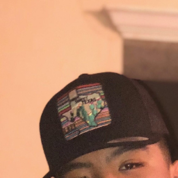 Profile Picture of Miguel Gonzalez (@mg7330) on Poshmark