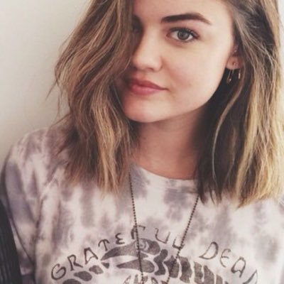 Profile Picture of Claire Montgomery (@ElegantSpite) on Twitter