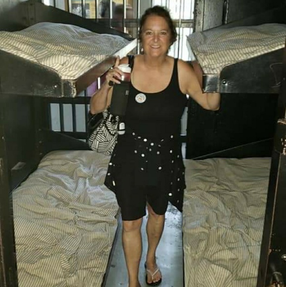 Profile Picture of Karen Bosworth (@kboz65) on Poshmark