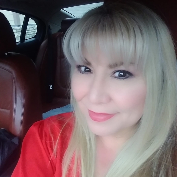 Profile Picture of Cassandra Mcclure (@cassandramcc352) on Poshmark