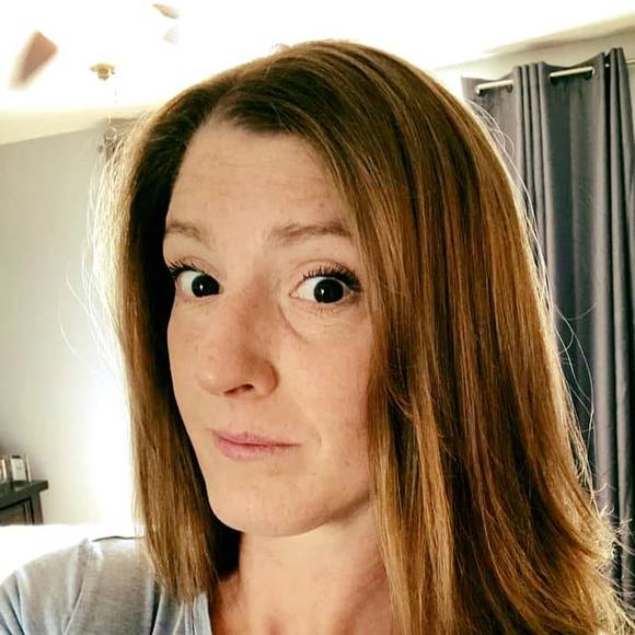 Profile Picture of Shawna Hull (@shawnahull) on Poshmark
