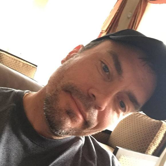Profile Picture of Robert Manger (@r_mangersa) on Poshmark