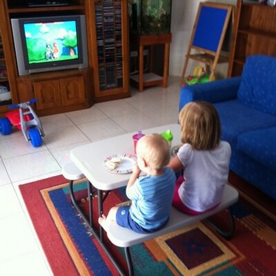 Profile Picture of Kim Bruckner (@schoolmumma) on Twitter