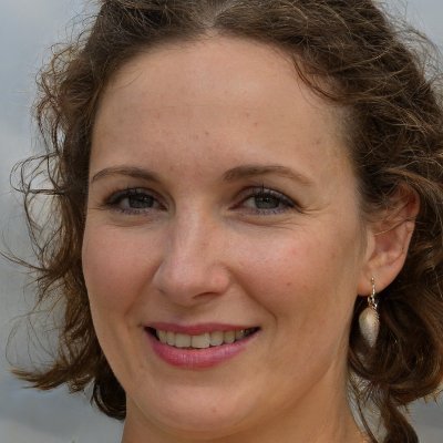 Profile Picture of Heather Hyland (@HeatherHyland15) on Twitter