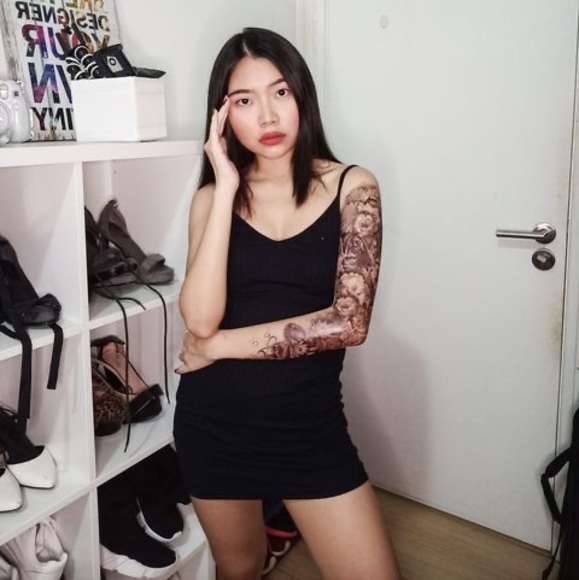 Profile Picture of Henriza Cassini (@cassini_tan) on Poshmark