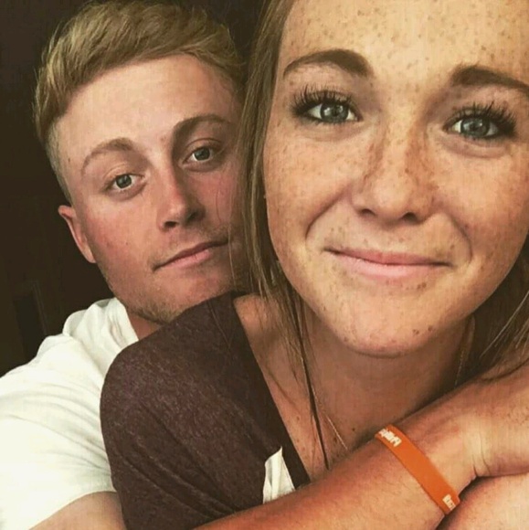 Profile Picture of Brennon Lund (@lunder911) on Poshmark