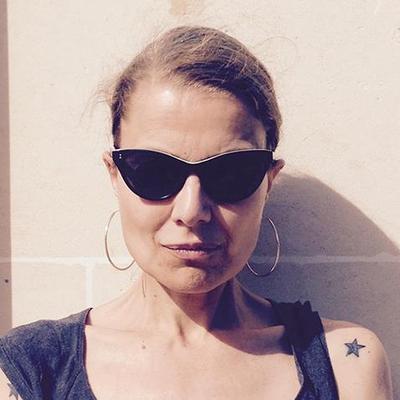 Profile Picture of Elli Medeiros (@ElliMedeiros) on Twitter