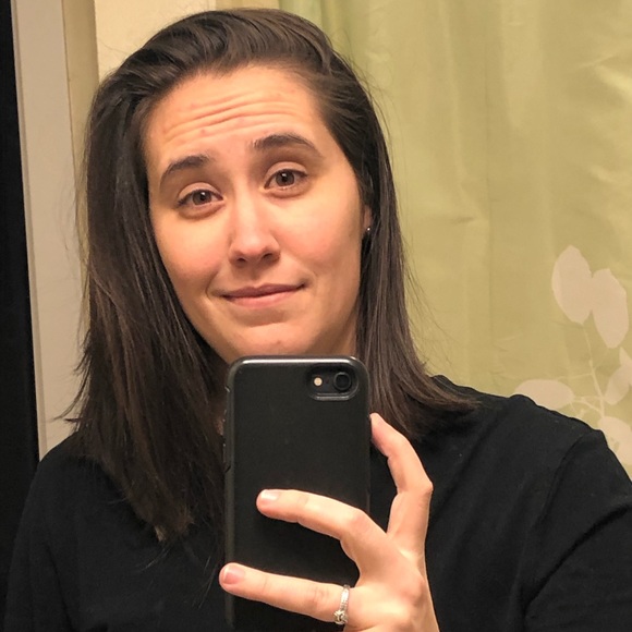 Profile Picture of Jessica Kinnick (@jkl07129) on Poshmark