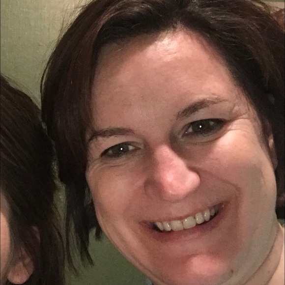 Profile Picture of Michele Weemhoff (@mweemhoff) on Poshmark