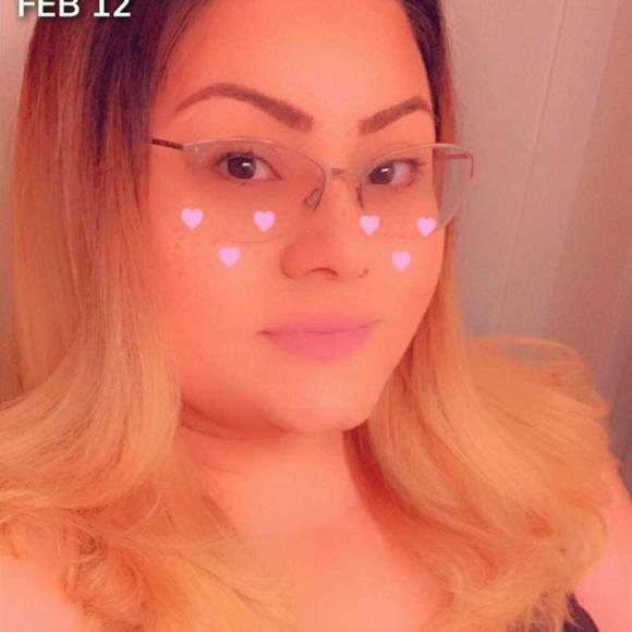 Profile Picture of Amanda Puga (@amandarpuga) on Poshmark