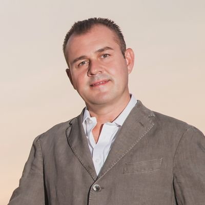 Profile Picture of John Pascoe (@wjpascoe) on Twitter