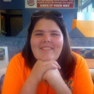 Profile Picture of April E. Huff (@aantapplewesome) on Twitter