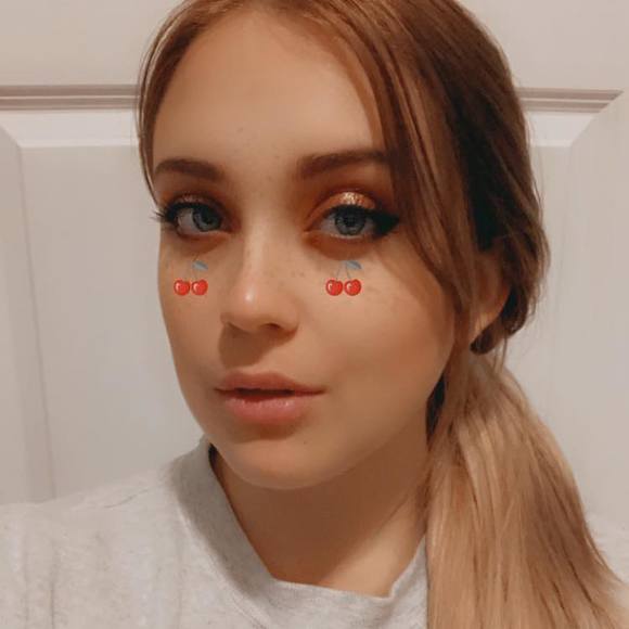 Profile Picture of Jessica Kravets (@jessica_k99) on Poshmark