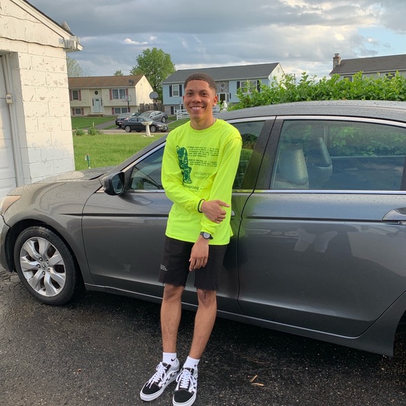 Profile Picture of Savon Jones (@say42j) on Poshmark