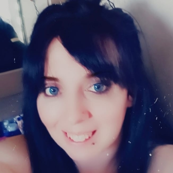 Profile Picture of Sarah Scuderi (@sarahscuderi) on Poshmark