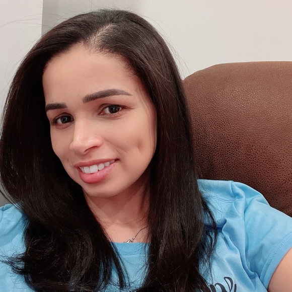 Profile Picture of Jo Santos (@josantos777) on Poshmark