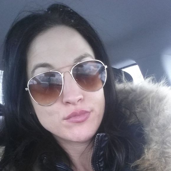 Profile Picture of Legault Lisa-marie (@lisanoah1922) on Poshmark