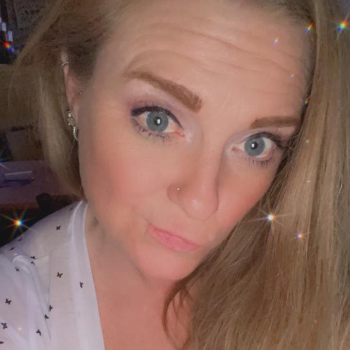 Amanda Hampel - Tiktok Profile Picture of Amanda Hampel (@hampelamanda) on Tiktok