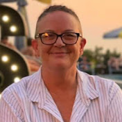 Profile Picture of Lori Carlson (@girlseesworld) on Youtube