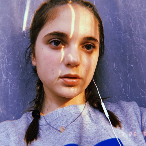 Profile Picture of Brenna James (@brenbren882) on Poshmark