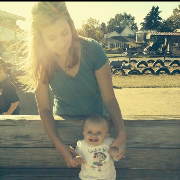 Profile Picture of Danielle Levasseur (@dmarie1008) on Poshmark