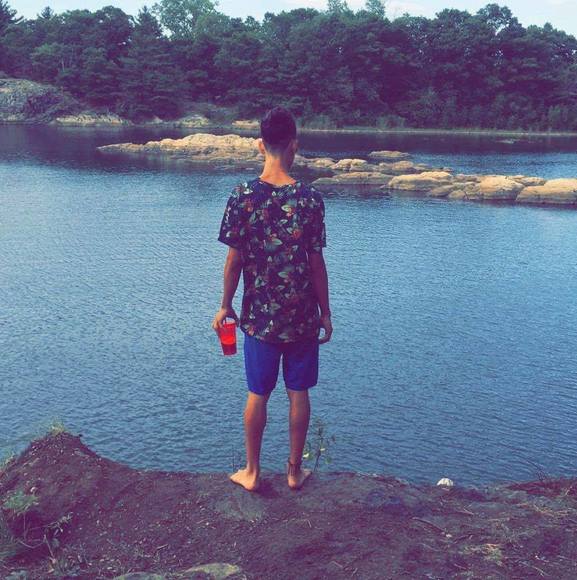 Profile Picture of Jonathan Nunes (@king_ragnar) on Poshmark