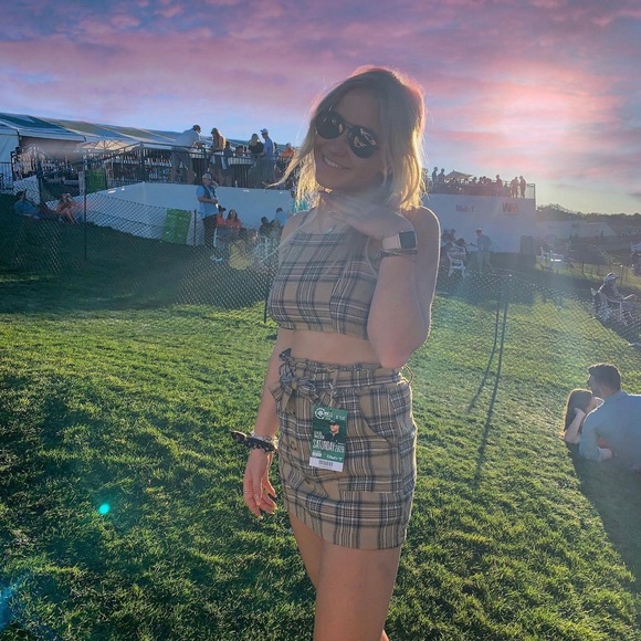Profile Picture of Izzy Guleff (@izzy_guleff) on Poshmark
