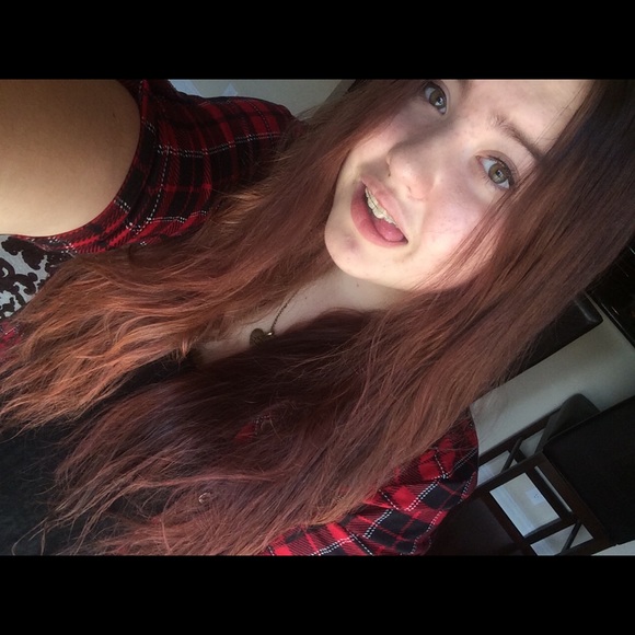 Profile Picture of Sarah Vietro (@sjvietro) on Poshmark