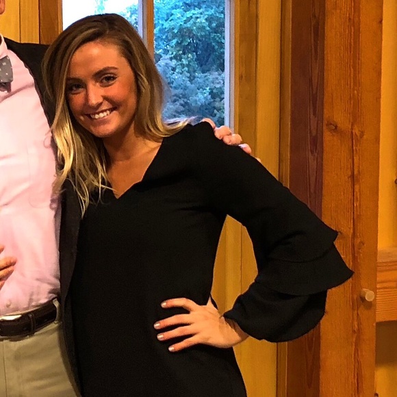 Profile Picture of Lindsay Jeffries (@ljeffries634) on Poshmark
